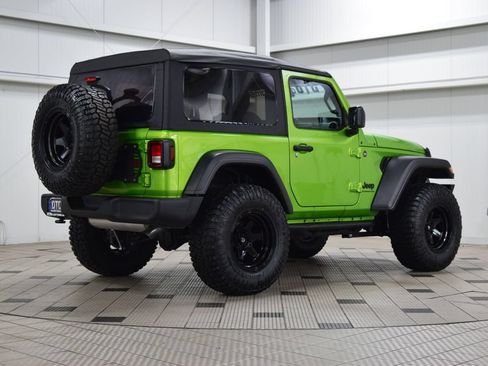 Used 2025 Jeep Wrangler Sport AWD/4WD image 8