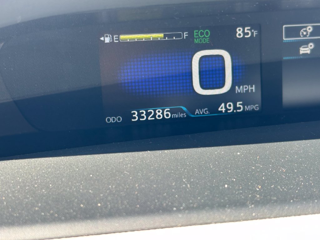 Used 2020 Toyota Prius XLE FWD image 31