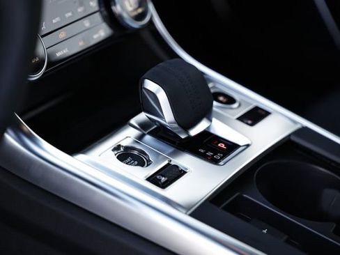 New 2024 Jaguar XF R-Dynamic SE image 25