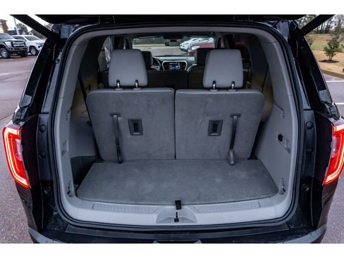 Used 2023 GMC Acadia SLT image 15