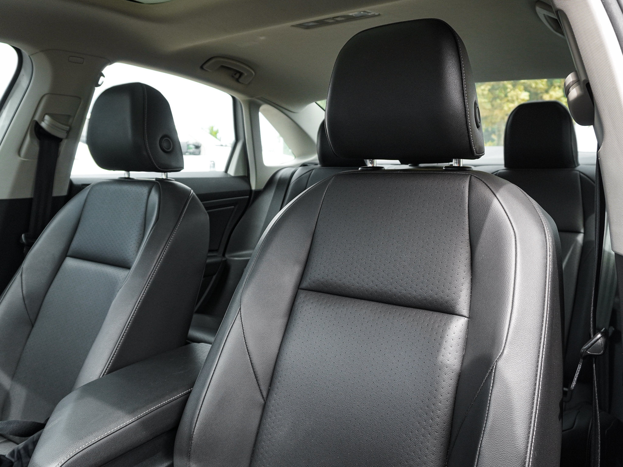 Used 2019 Volkswagen Jetta SE FWD image 16