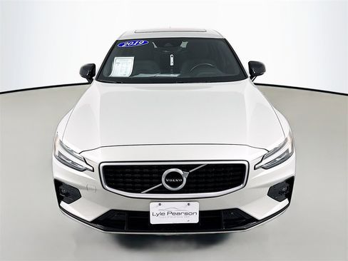 Used 2019 Volvo S60 T6 R-Design image 6