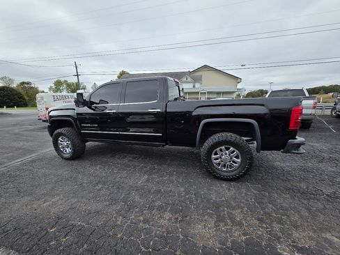 Used 2016 GMC Sierra 2500 Denali w/ Duramax Plus Package image 8