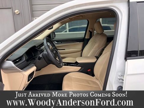 Used 2022 Jeep Grand Cherokee L Limited AWD/4WD image 10