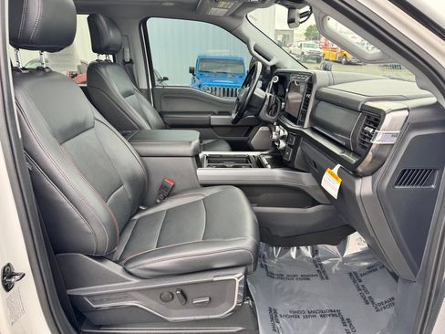 Used 2024 Ford F250 Lariat w/ Lariat Ultimate Package AWD/4WD image 30