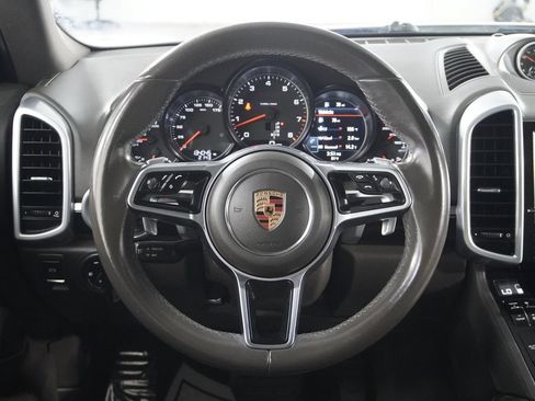 Used 2016 Porsche Cayenne AWD/4WD image 13