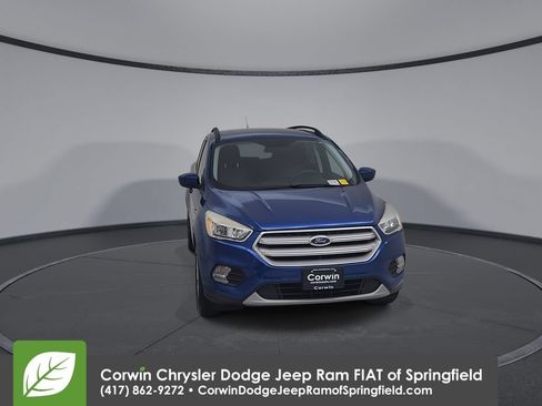 Used 2018 Ford Escape SE FWD image 4