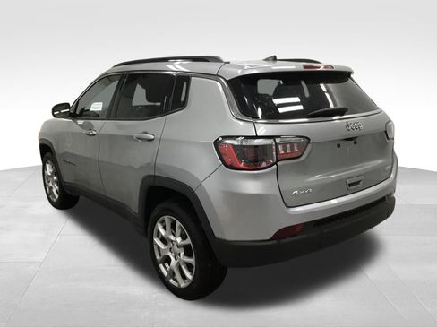 Used 2022 Jeep Compass Latitude w/ Sun and Sound Group image 14