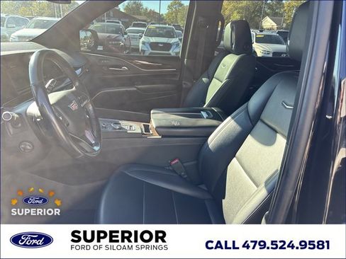 Used 2022 Cadillac Escalade ESV Luxury w/ LPO, Illumination Package image 17