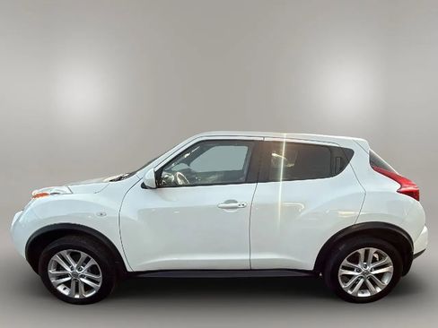 Used 2014 Nissan Juke SV image 2