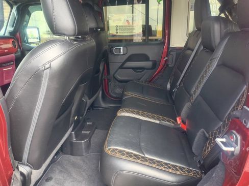 Used 2021 Jeep Wrangler Unlimited Sahara AWD/4WD image 13