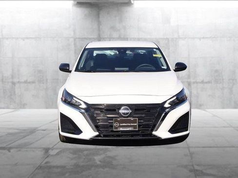 Used 2025 Nissan Altima 2.5 SV image 4