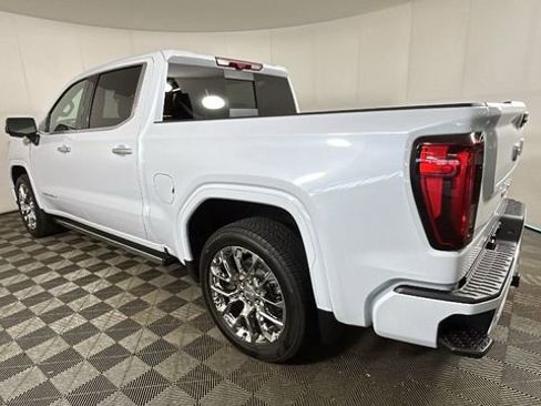Used 2026 GMC Sierra 1500 Denali AWD/4WD image 5