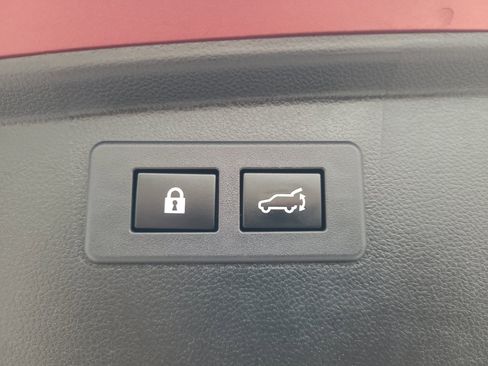 Used 2020 Subaru Outback Premium image 11