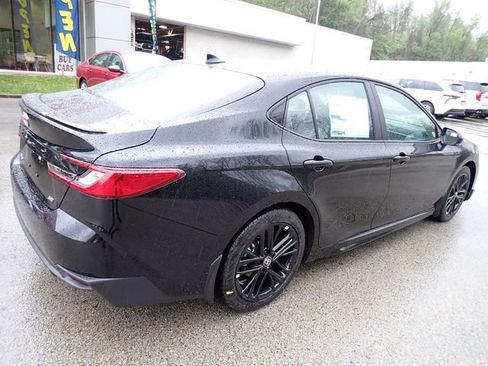 New 2026 Toyota Camry SE FWD image 3