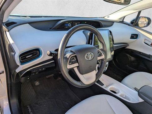 Used 2017 Toyota Prius Prime Advanced image 9