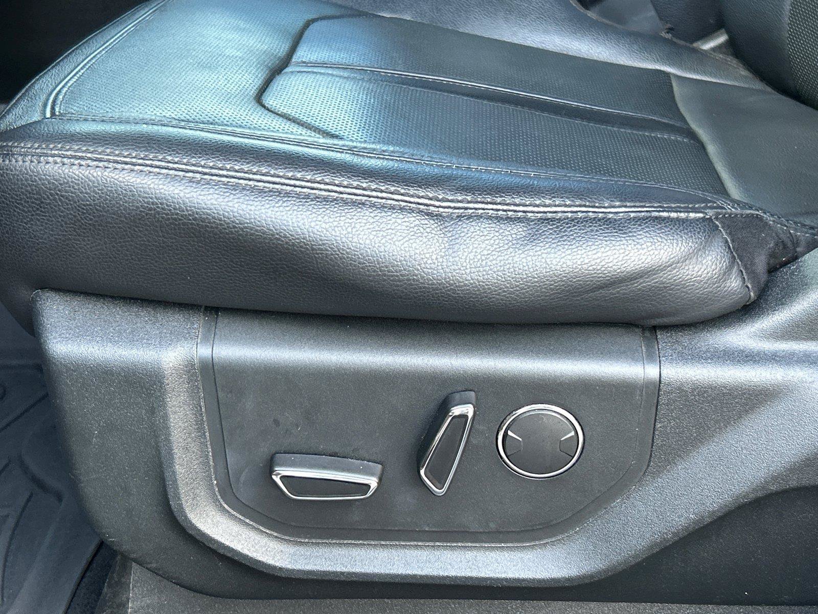 Used 2019 Ford Expedition Limited w/ Equipment Group 301A RWD image 19
