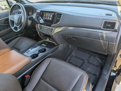 Certified 2025 Honda Passport EX-L image 22