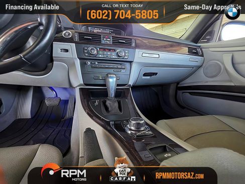 Used 2011 BMW 335i Convertible image 19