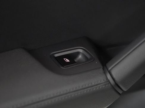 Certified 2025 Porsche Cayenne Coupe image 16