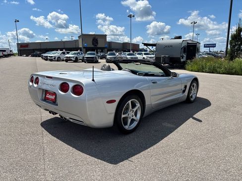 Used 2001 Chevrolet Corvette Convertible w/ Preferred Equipment Group2 RWD image 32