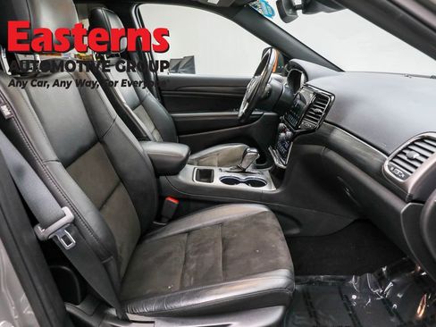 Used 2020 Jeep Grand Cherokee Altitude image 23