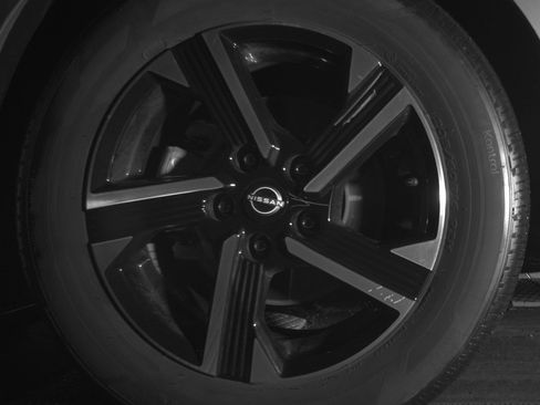 Used 2025 Nissan Sentra SV image 14