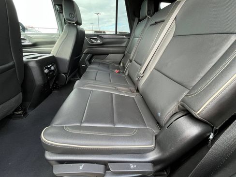 Used 2024 GMC Yukon SLT RWD image 28