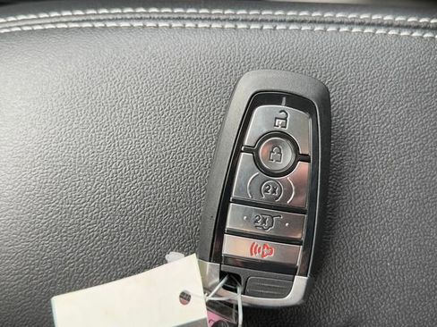 New 2026 Ford Escape SE image 17