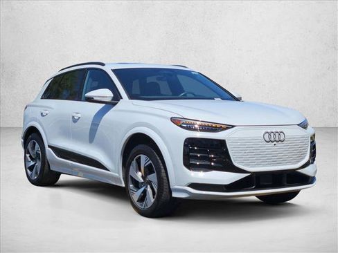 Used 2025 Audi Q6 e-tron Premium Plus w/ Premium Plus AWD/4WD image 3
