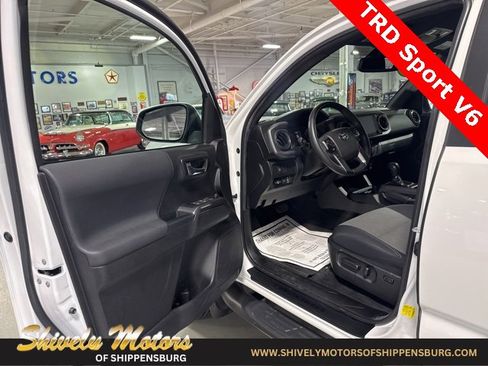 Used 2023 Toyota Tacoma TRD Sport image 11