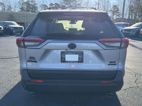 Used 2023 Toyota RAV4 XLE Premium image 6