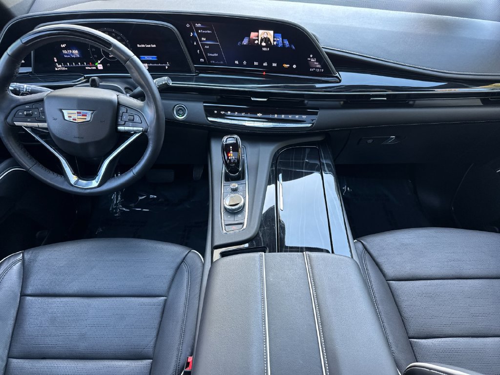 Used 2024 Cadillac Escalade Sport w/ LPO, ONYX Package AWD/4WD image 17
