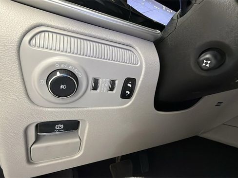 Used 2022 Jeep Wagoneer Series II w/ Premium Group I image 24