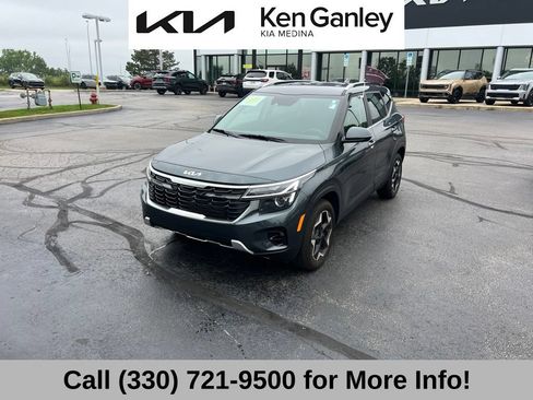 Certified 2025 Kia Seltos EX AWD/4WD image 3