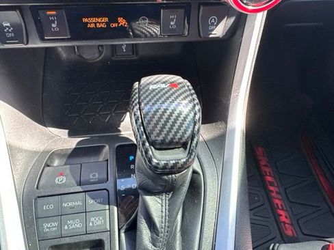 Used 2021 Toyota RAV4 XLE w/ Convenience Package AWD/4WD image 32