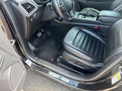 Used 2020 Ford Edge SEL image 16