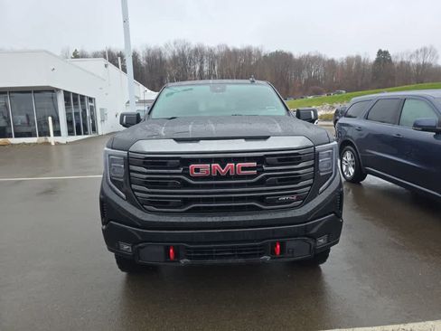 Used 2022 GMC Sierra 1500 AT4 w/ AT4 Preferred Package image 3