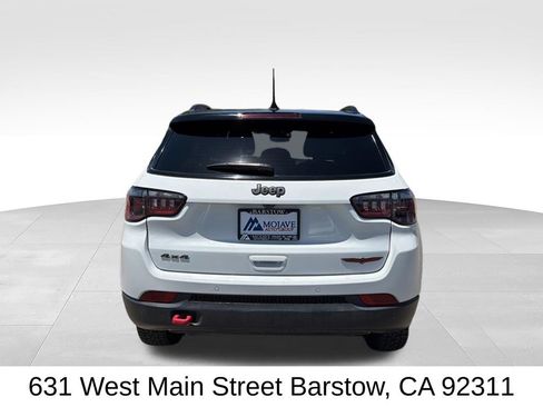Used 2025 Jeep Compass Trailhawk AWD/4WD image 6
