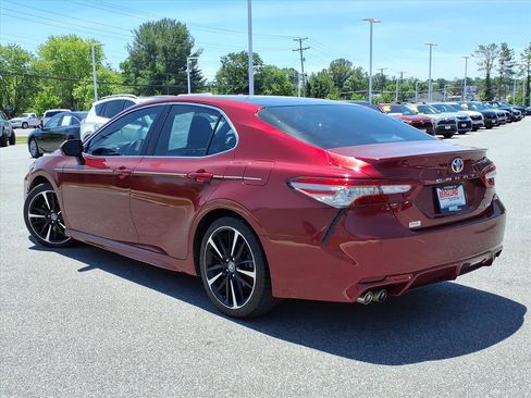 Used 2018 Toyota Camry XSE FWD image 6