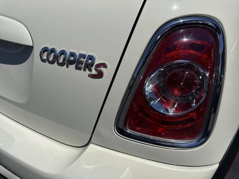 Used 2011 MINI Cooper S FWD image 32