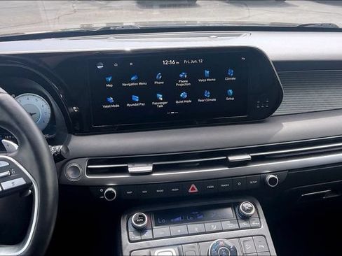 Used 2023 Hyundai Palisade Limited AWD/4WD image 6