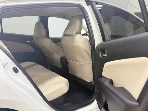 Used 2020 Toyota Prius XLE image 38