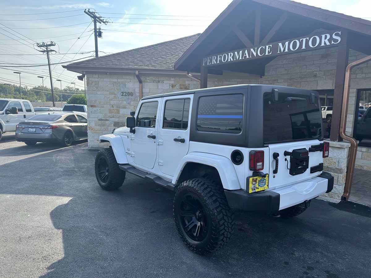 Used 2016 Jeep Wrangler Unlimited Sahara w/ Max Tow Package AWD/4WD image 3