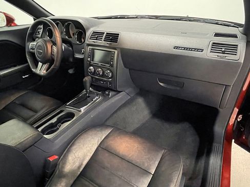 Used 2014 Dodge Challenger SXT image 51