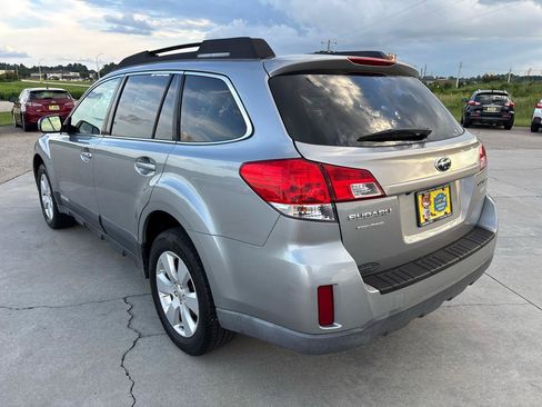Used 2011 Subaru Outback 2.5i Premium AWD/4WD image 6