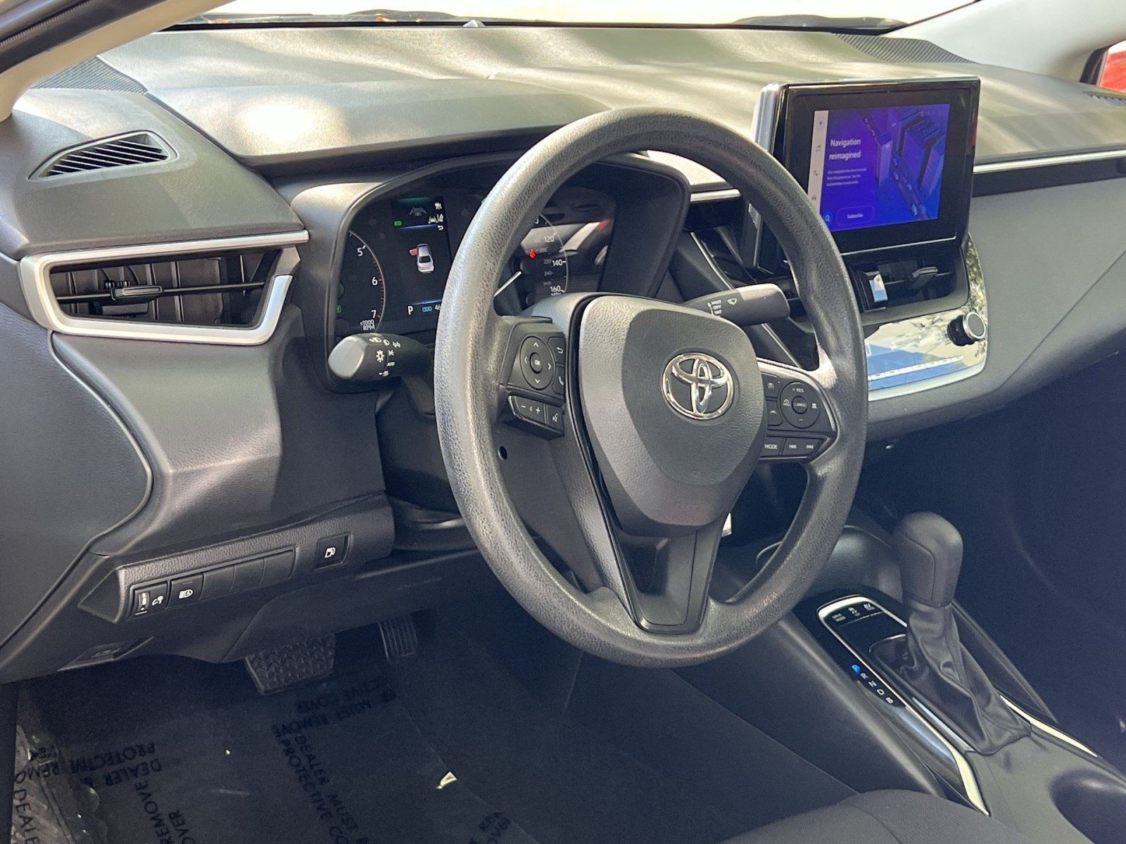 Used 2025 Toyota Corolla LE FWD image 14