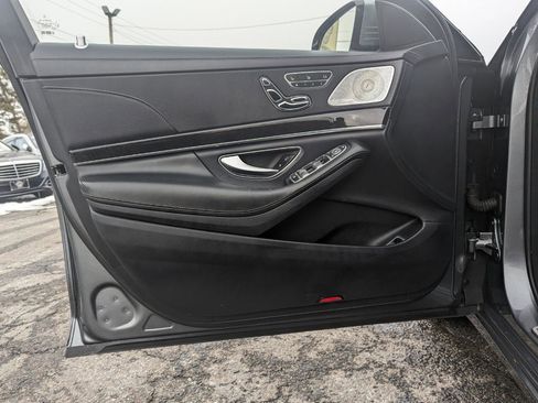 Used 2019 Mercedes-Benz S 560 4MATIC Sedan image 11
