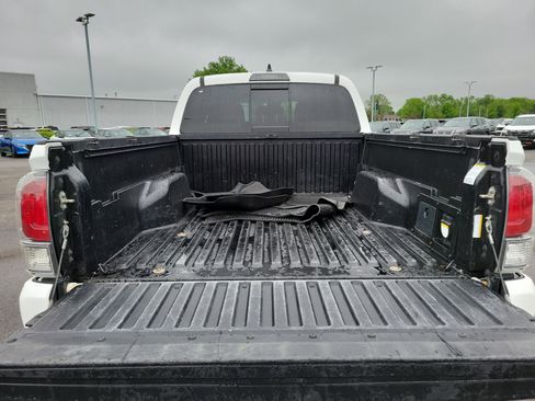 Used 2020 Toyota Tacoma TRD Sport image 8