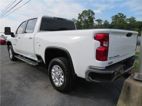 Used 2024 Chevrolet Silverado 2500 LT image 2